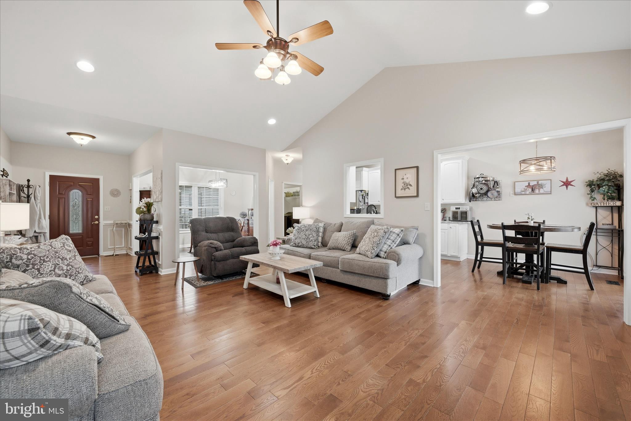 MIDDLE CREEK MANOR - Residential