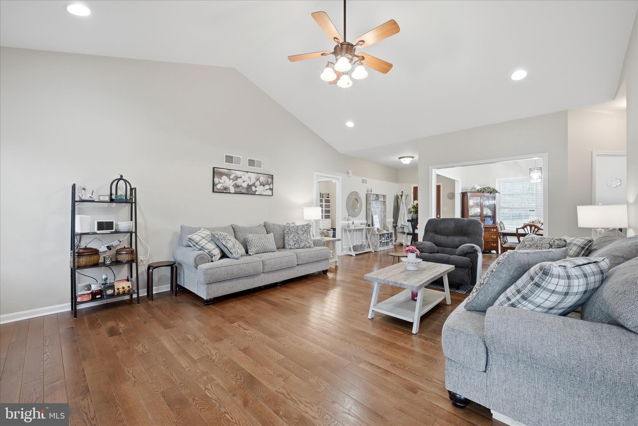 MIDDLE CREEK MANOR - Residential