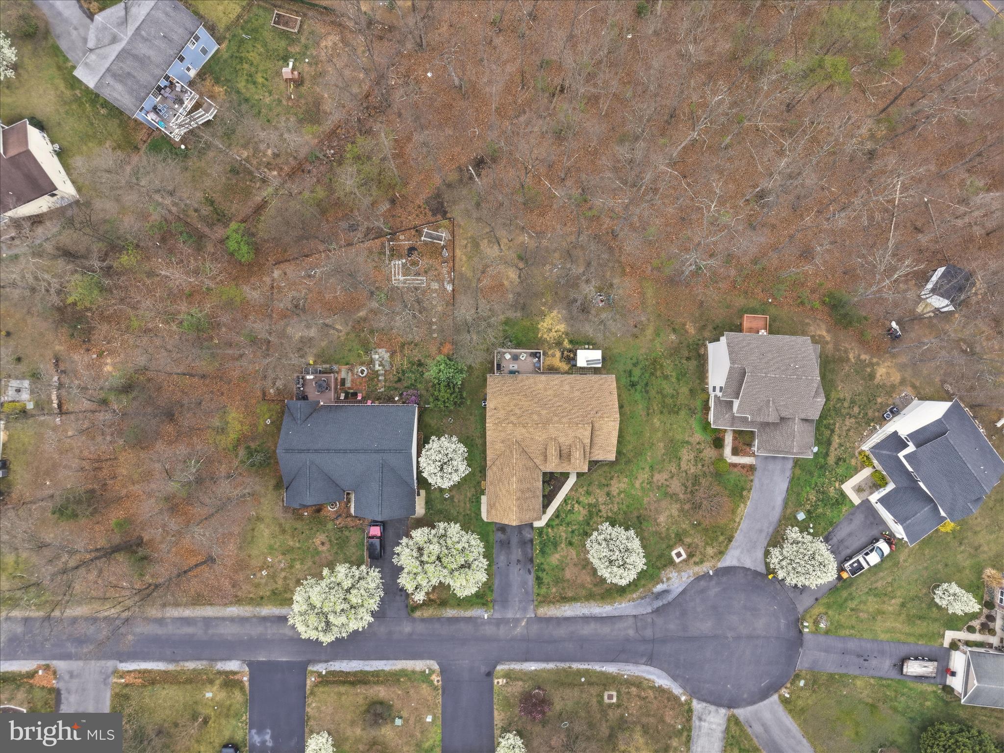 MIDDLE CREEK MANOR - Residential