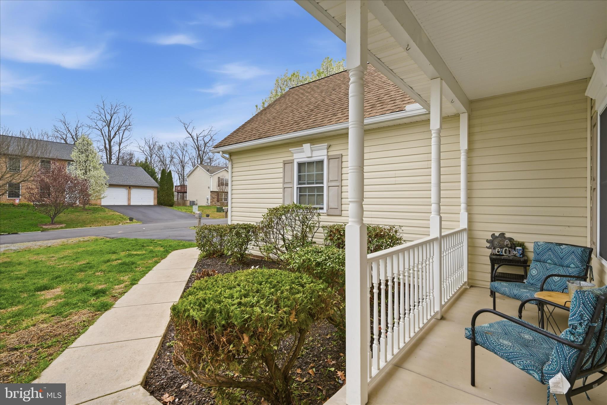 MIDDLE CREEK MANOR - Residential