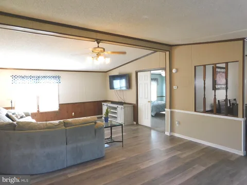 33 W Cherry Drive, Magnolia, DE MLS: DEKT2036980