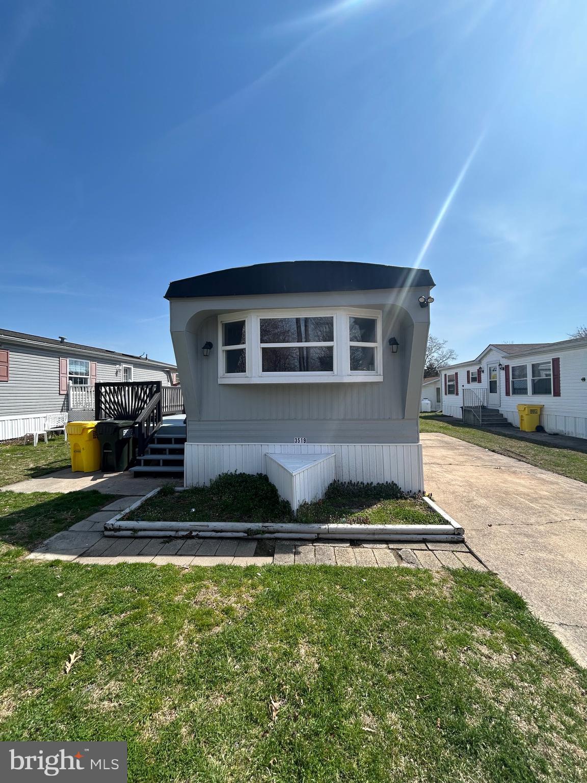 MIDDLE RIVER - Residential