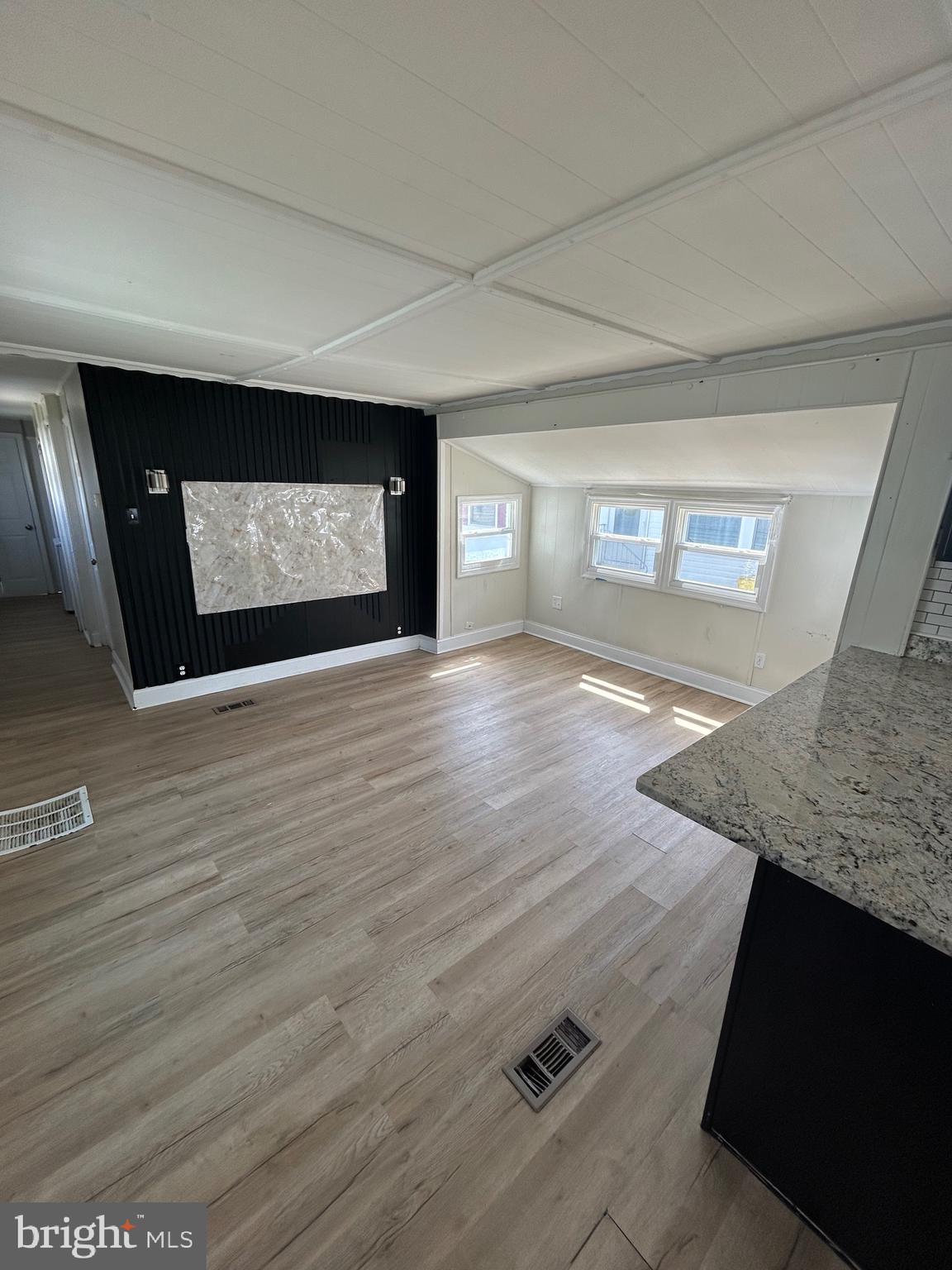 MIDDLE RIVER - Residential