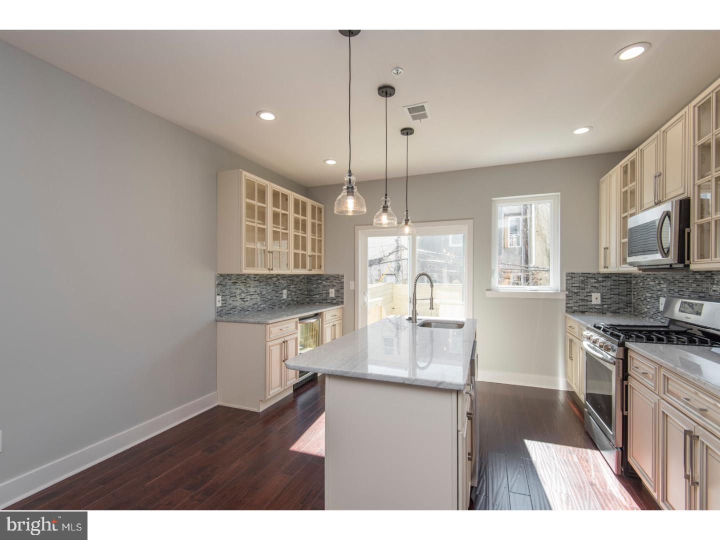 POINT BREEZE - Residential