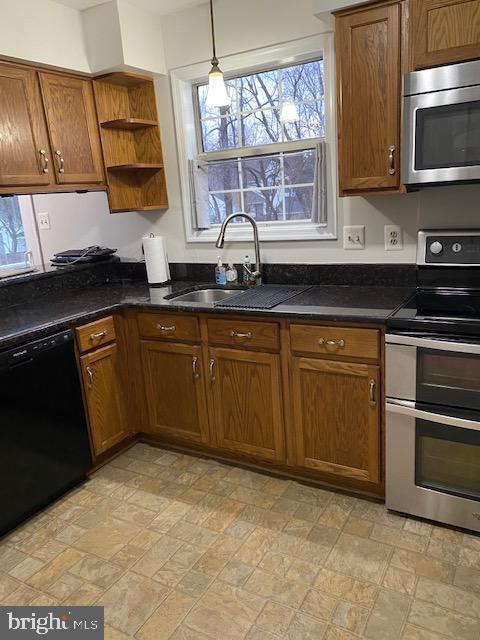 STONE HILL ESTATES - Residential Lease