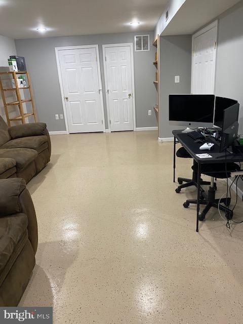 STONE HILL ESTATES - Residential Lease