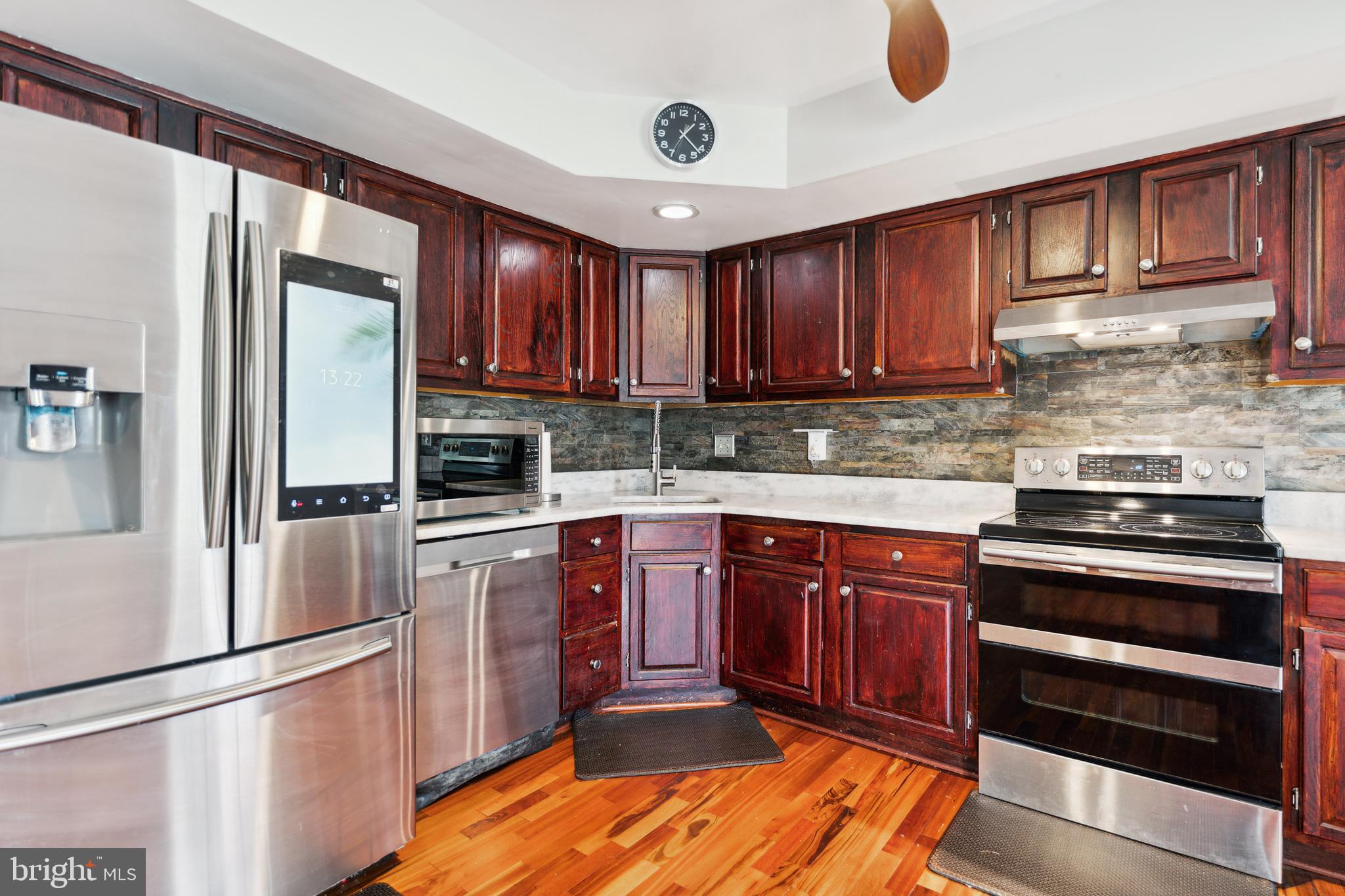 FOX RUN ESTATES - Residential