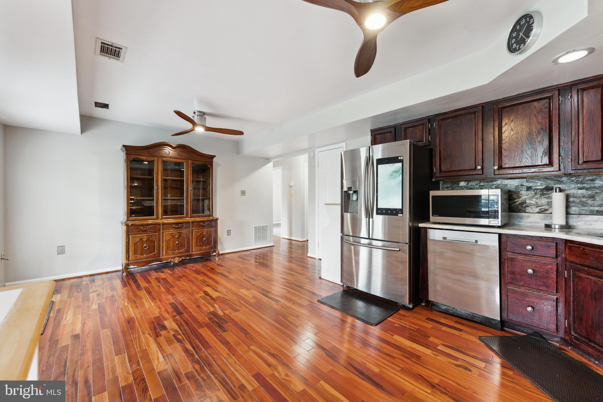 FOX RUN ESTATES - Residential