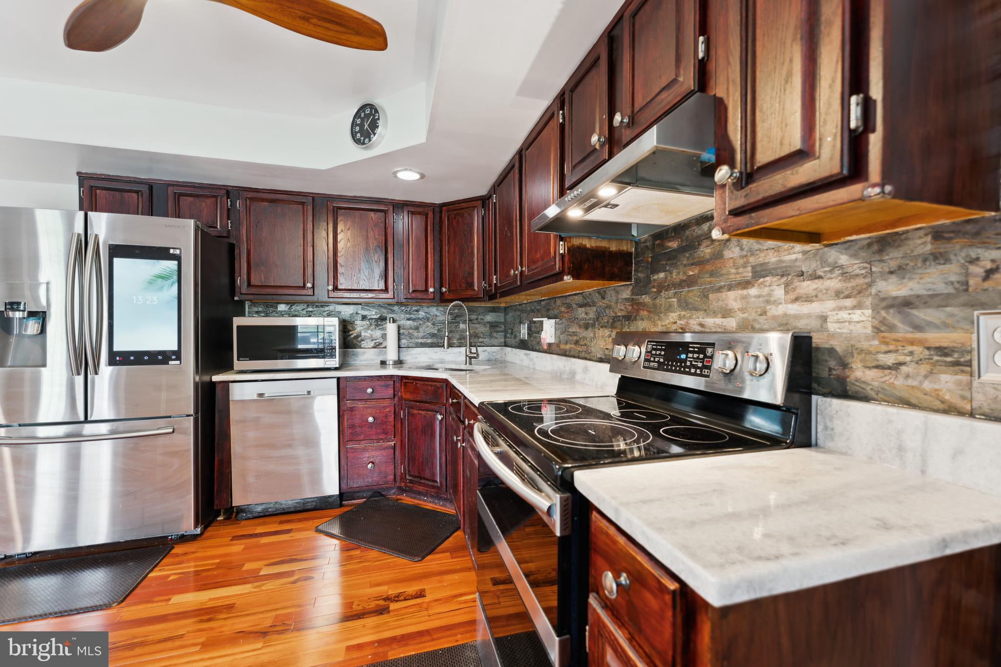 FOX RUN ESTATES - Residential