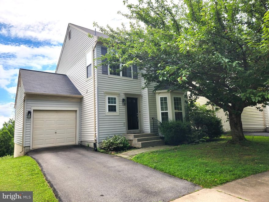 You'll love this open concept home. Located at the end of Cul de Sac there's very little traffic.
Huge private deck that backs to open wooded area.
Open kitchen featuring: kitchen island, granite countertops, stainless steel appliances and custom cabinetry.
One bedroom is on the main level with front outdoor view. Full bath on the main level.
The other bedrooms are on the upper level with 1 full bath.
fully finished basement.
1 car garage.
You'll love the location of this home.
Close to all major commuter routes.