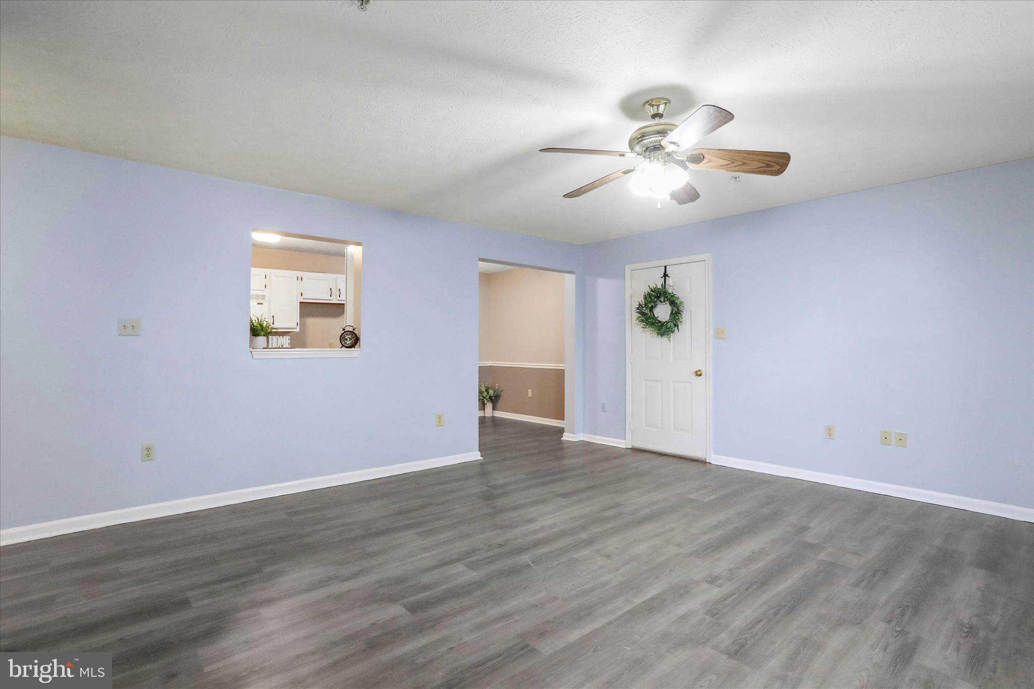 SIGNAL KNOB CONDOS - Residential