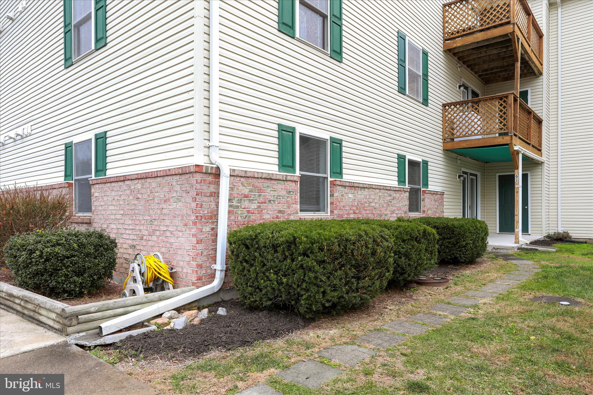 SIGNAL KNOB CONDOS - Residential