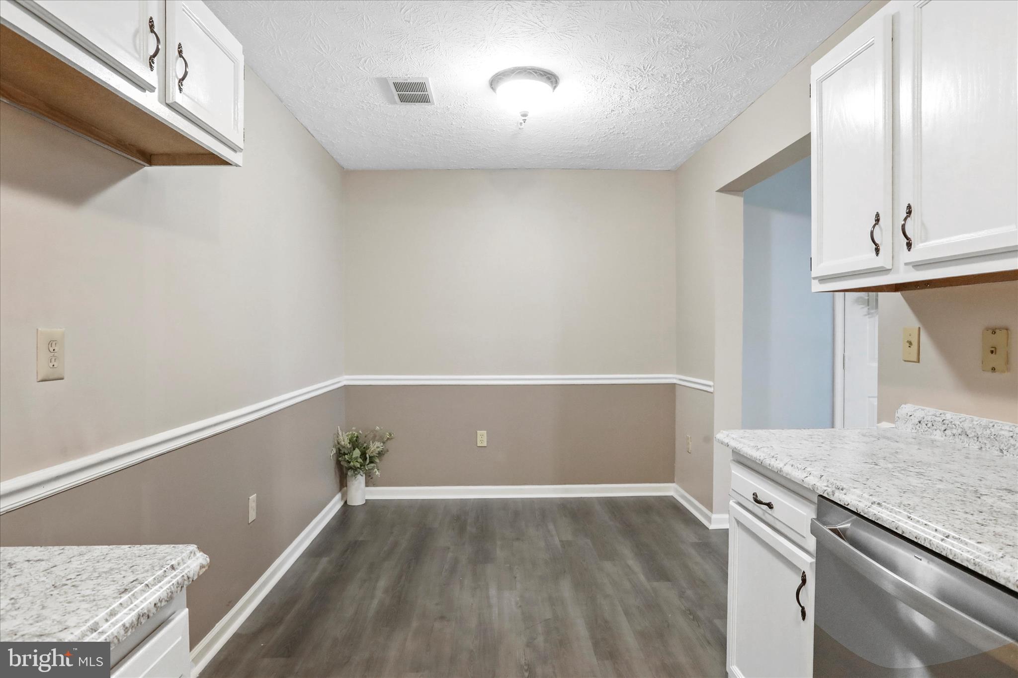 SIGNAL KNOB CONDOS - Residential