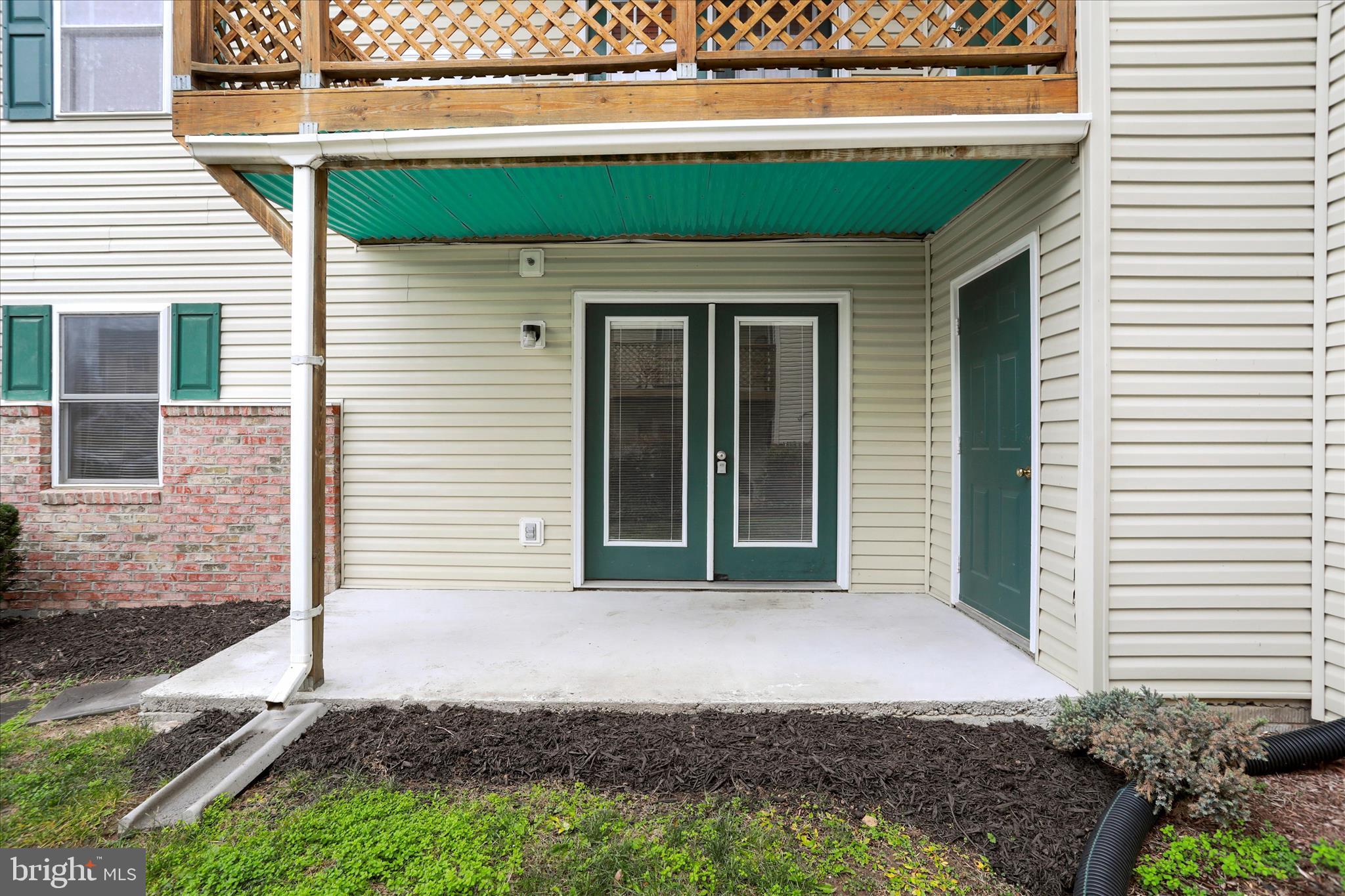 SIGNAL KNOB CONDOS - Residential