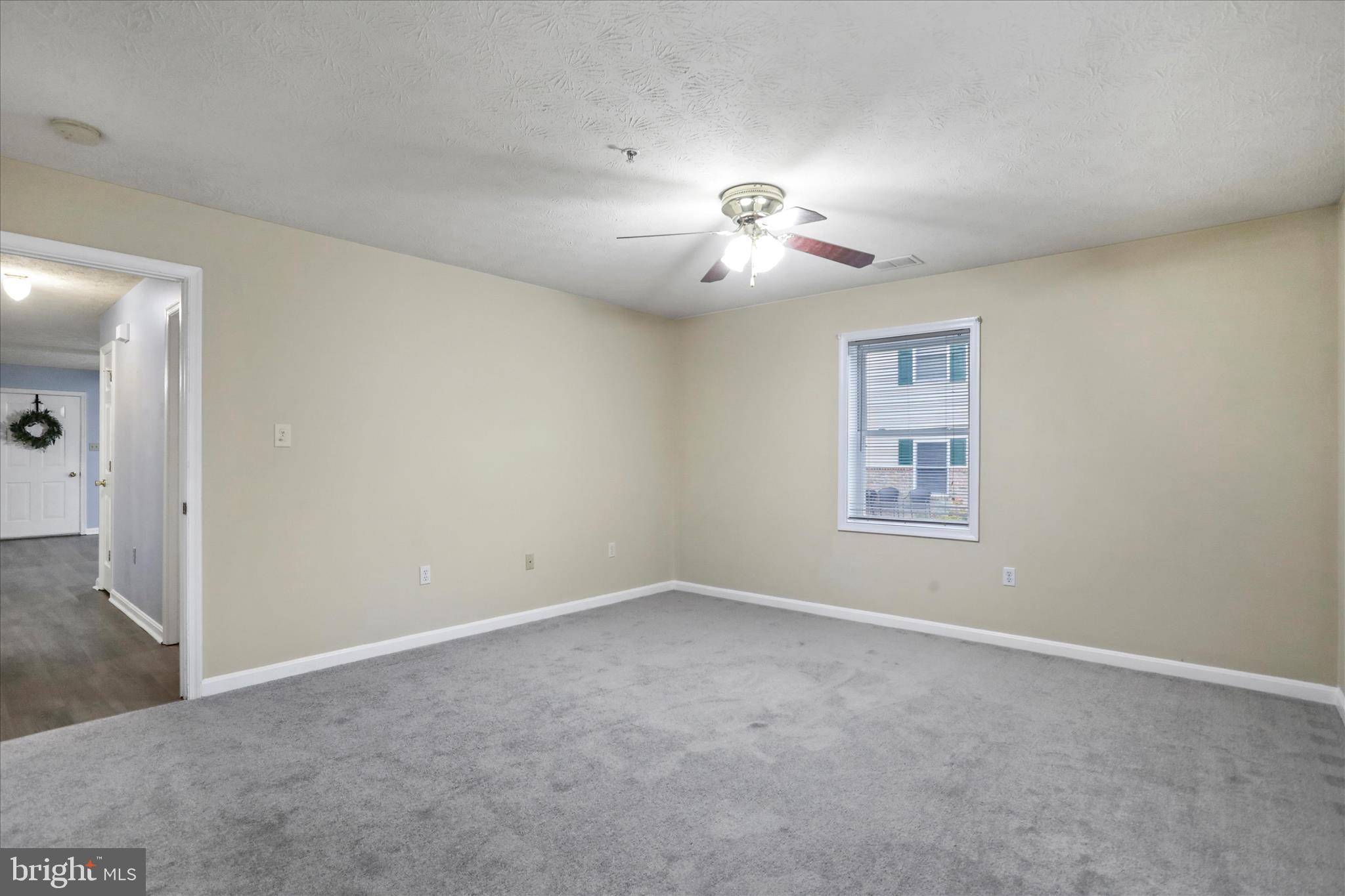 SIGNAL KNOB CONDOS - Residential