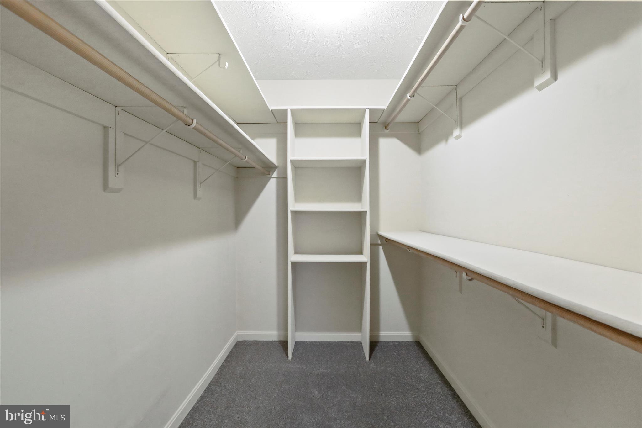 SIGNAL KNOB CONDOS - Residential