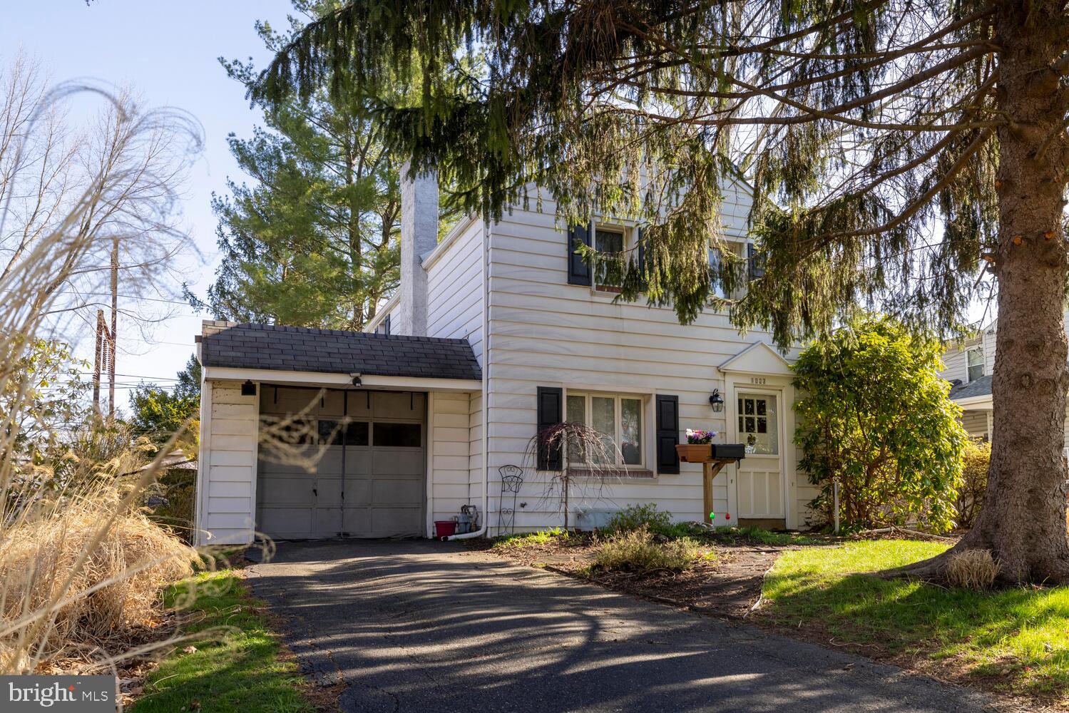 1227 BRUCE ROAD