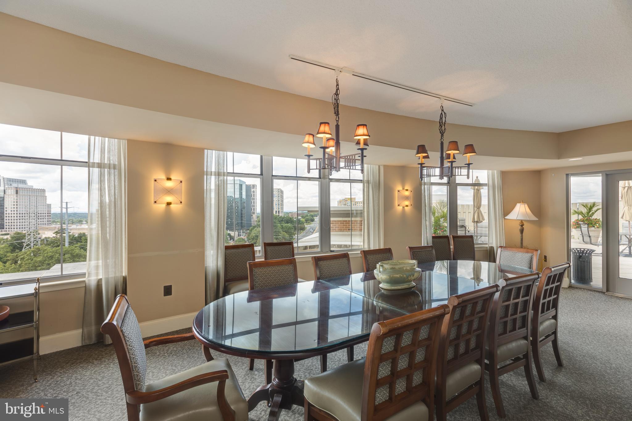 CARLTON HOUSE - Residential