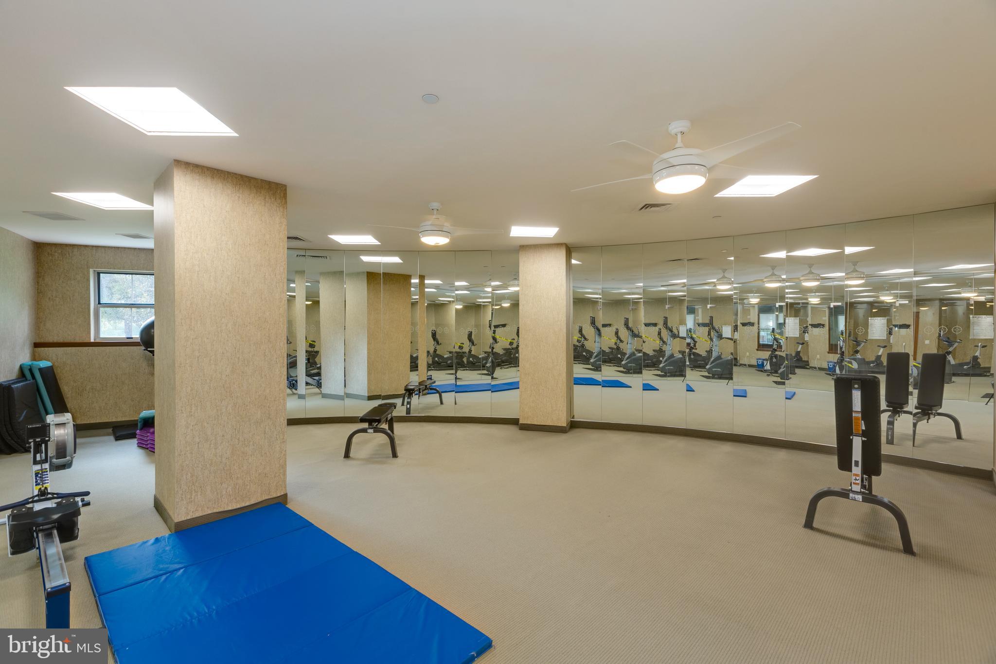 CARLTON HOUSE - Residential