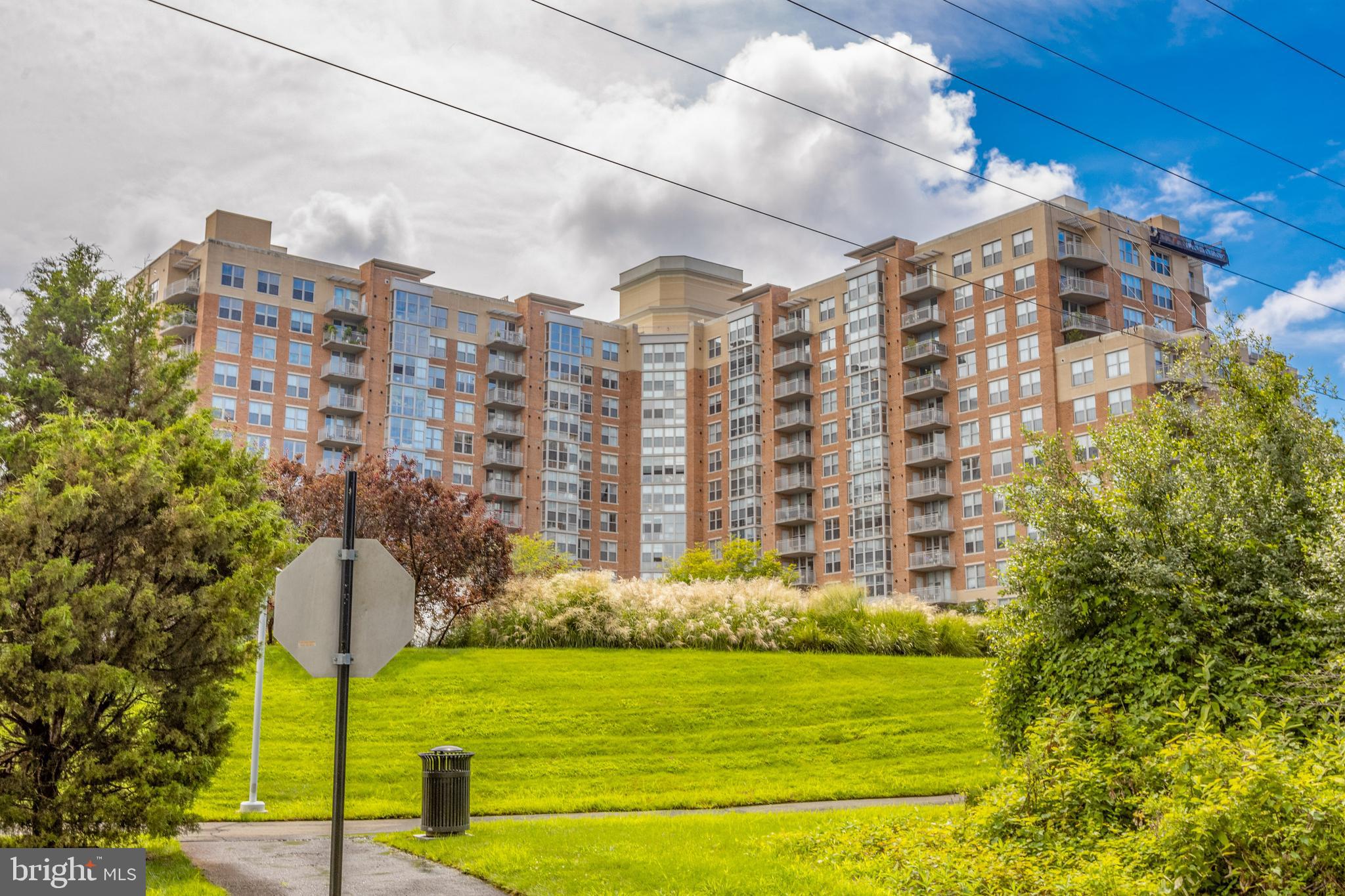 CARLTON HOUSE - Residential