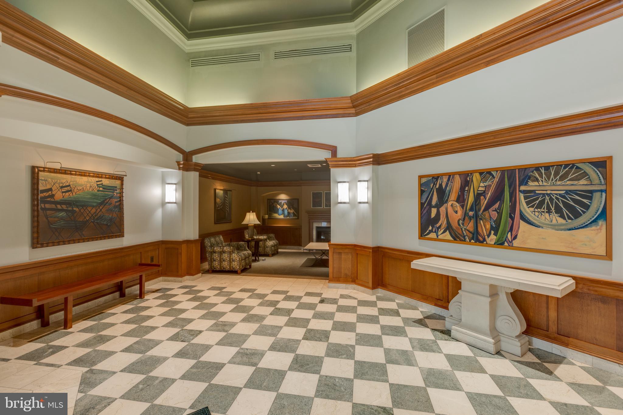 CARLTON HOUSE - Residential