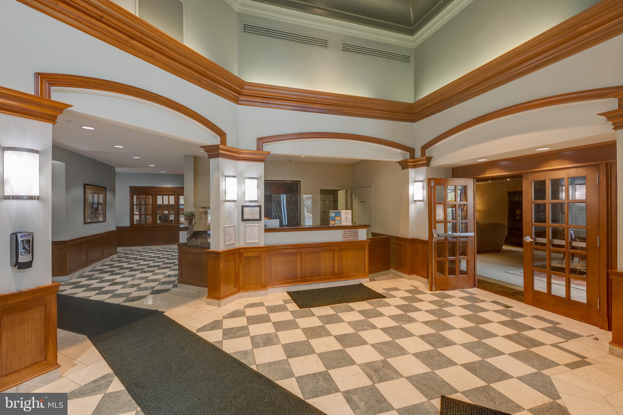 CARLTON HOUSE - Residential