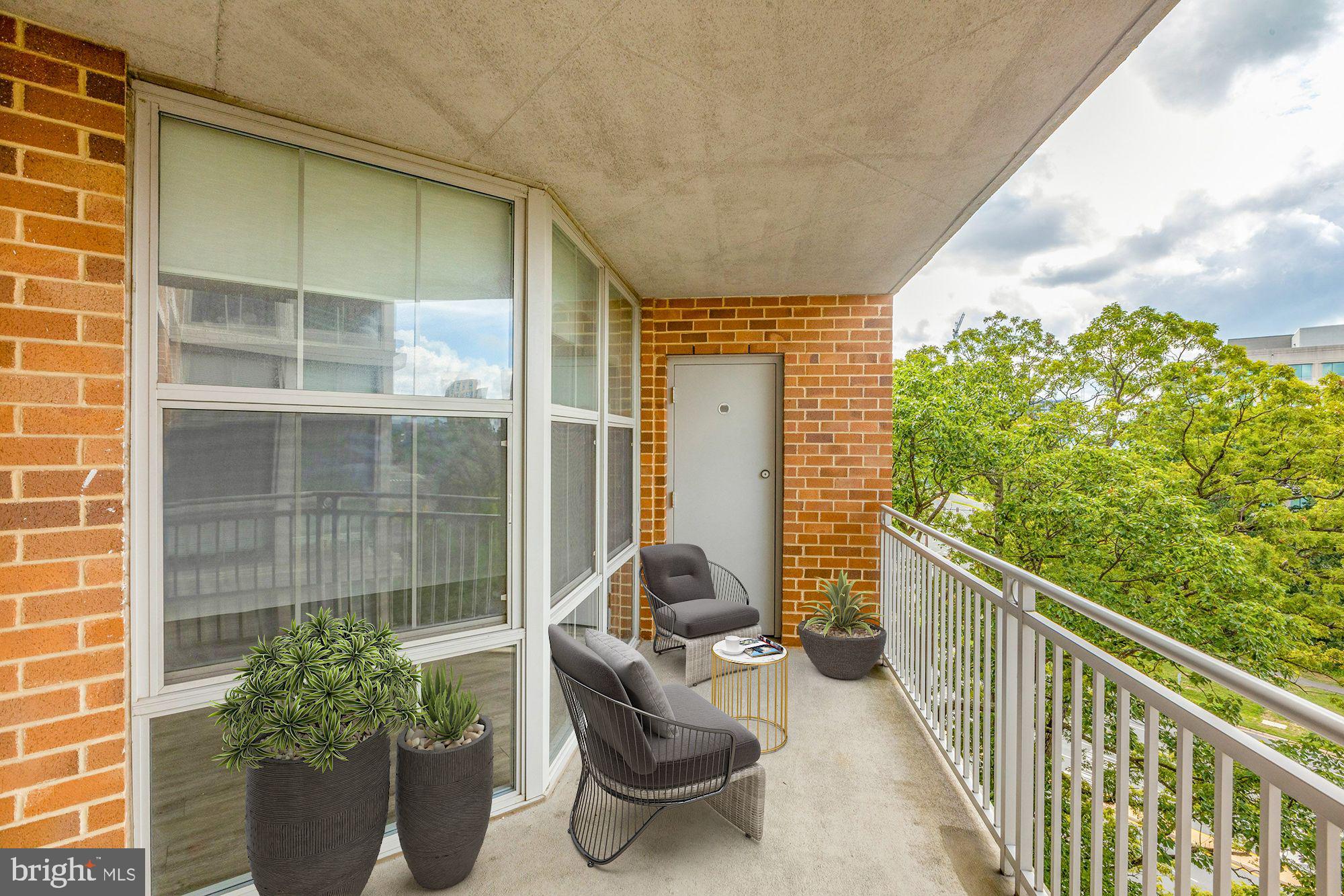 CARLTON HOUSE - Residential