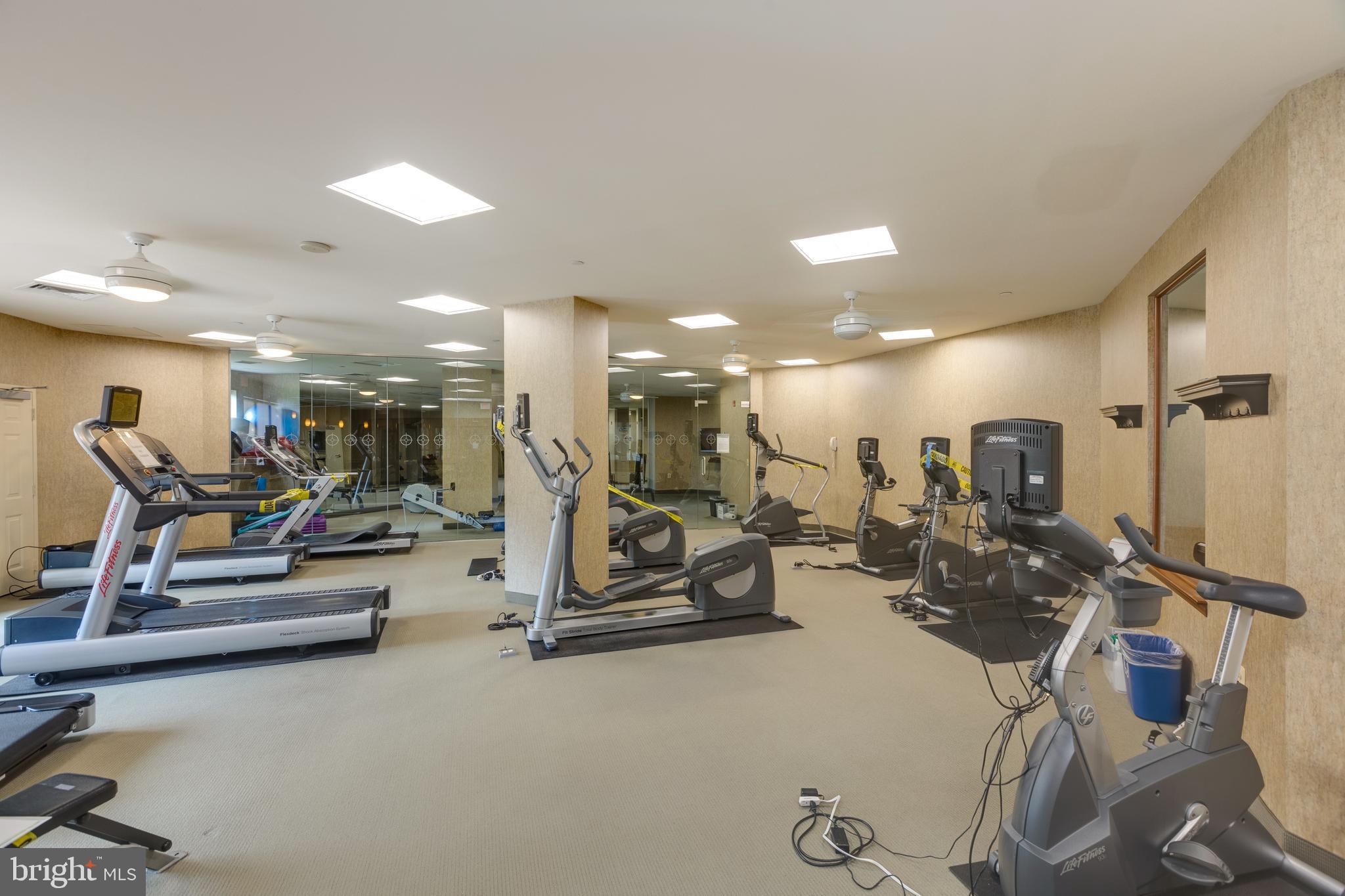 CARLTON HOUSE - Residential