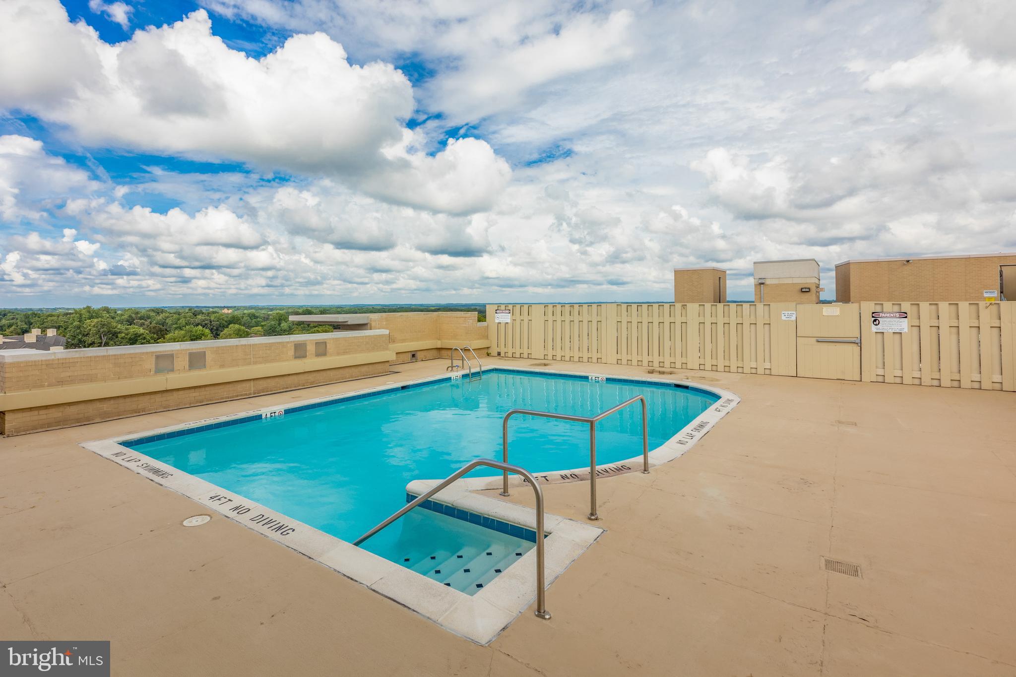 CARLTON HOUSE - Residential