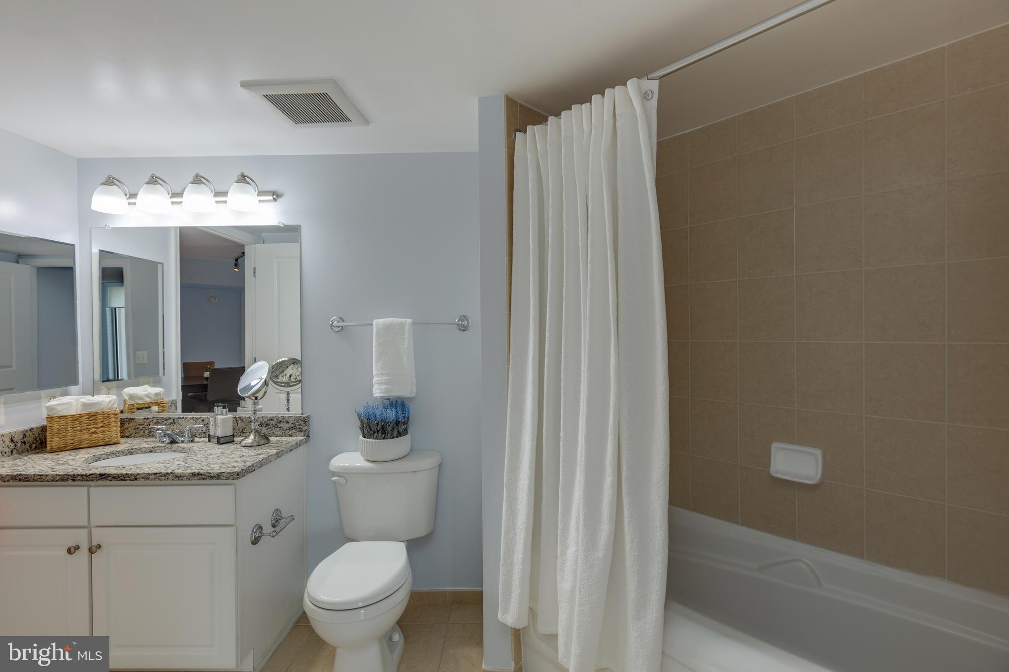 CARLTON HOUSE - Residential