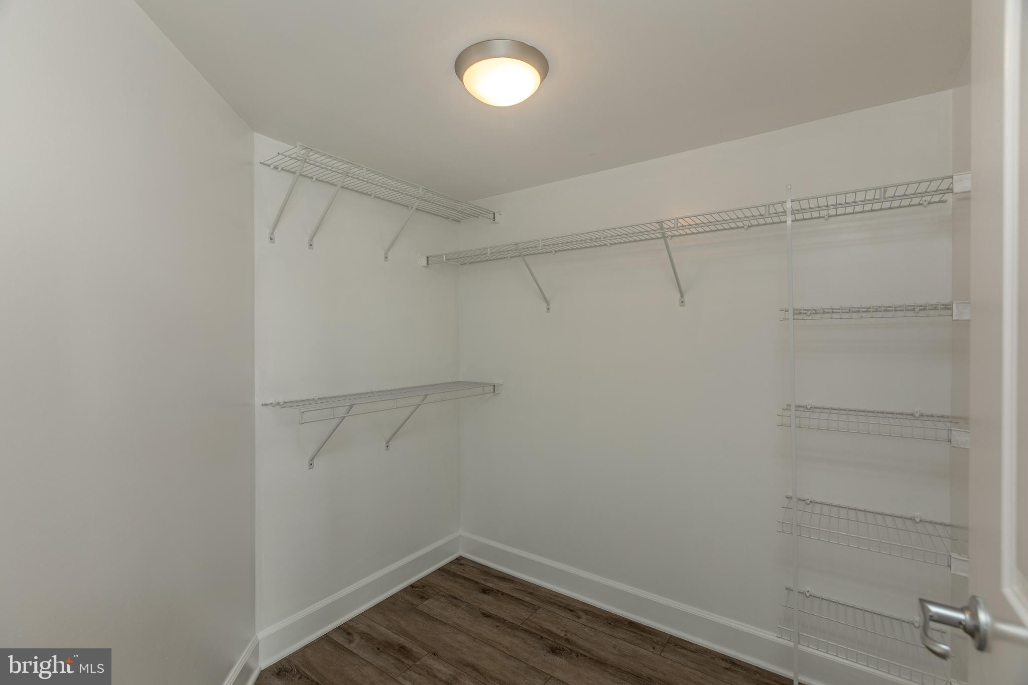 CARLTON HOUSE - Residential