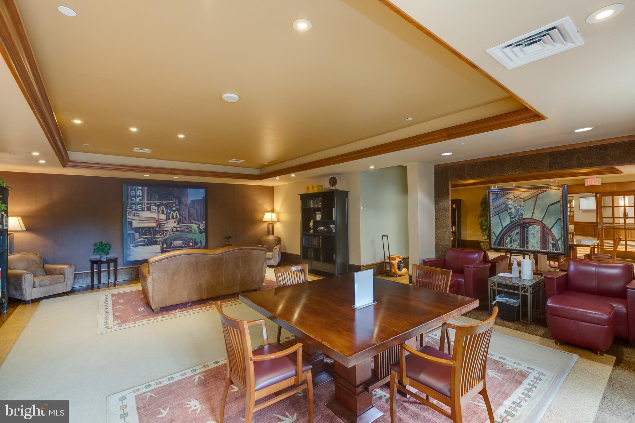 CARLTON HOUSE - Residential