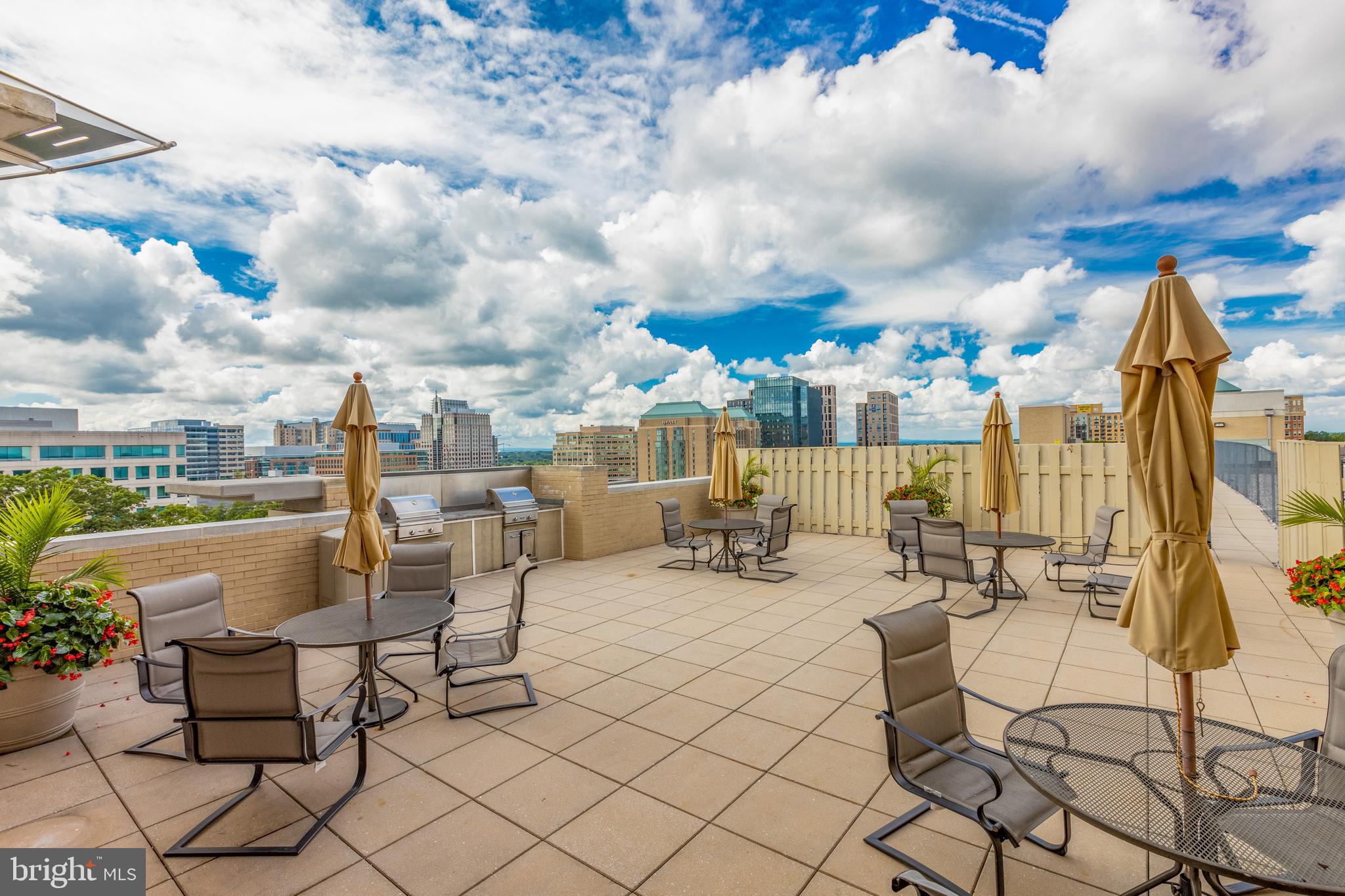 CARLTON HOUSE - Residential