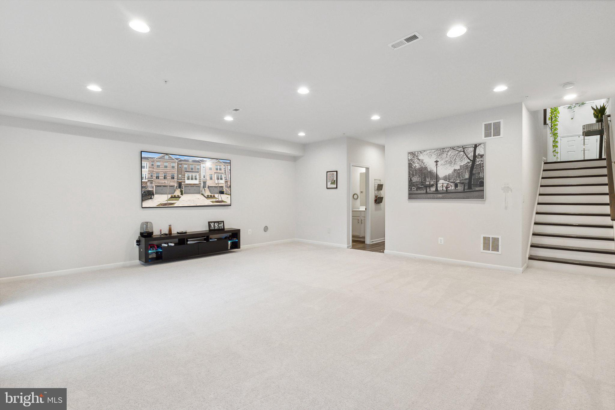 WESTRIDGE AT WESTPHALIA - Residential Lease