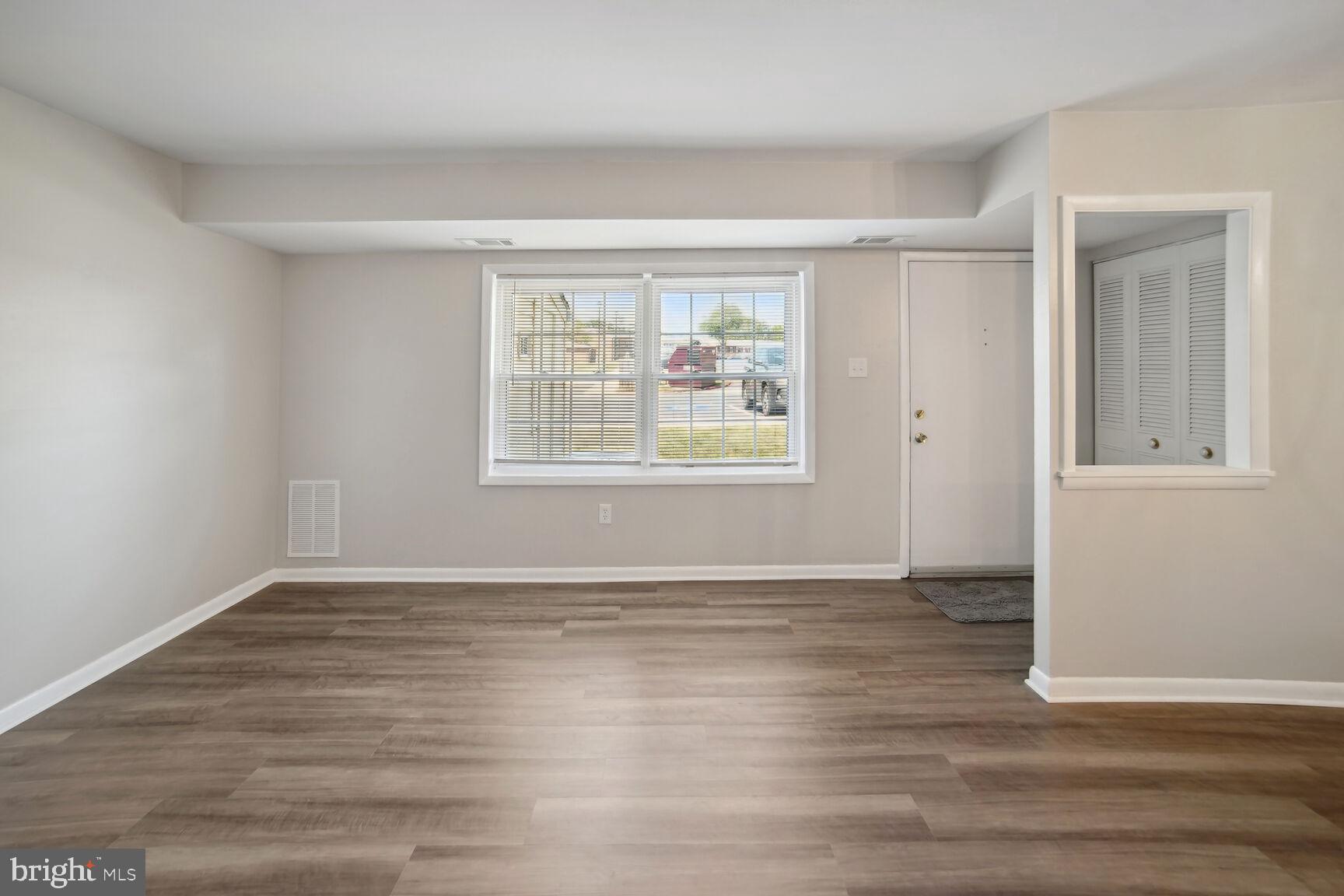 WHISKEY BOTTOM - Residential