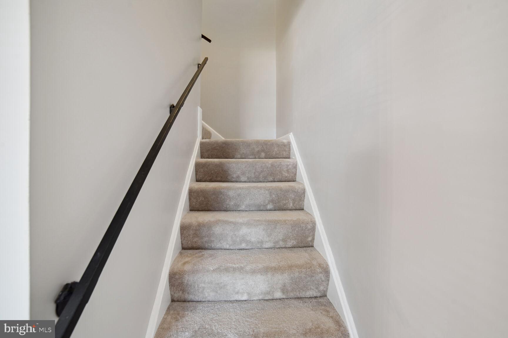 WHISKEY BOTTOM - Residential