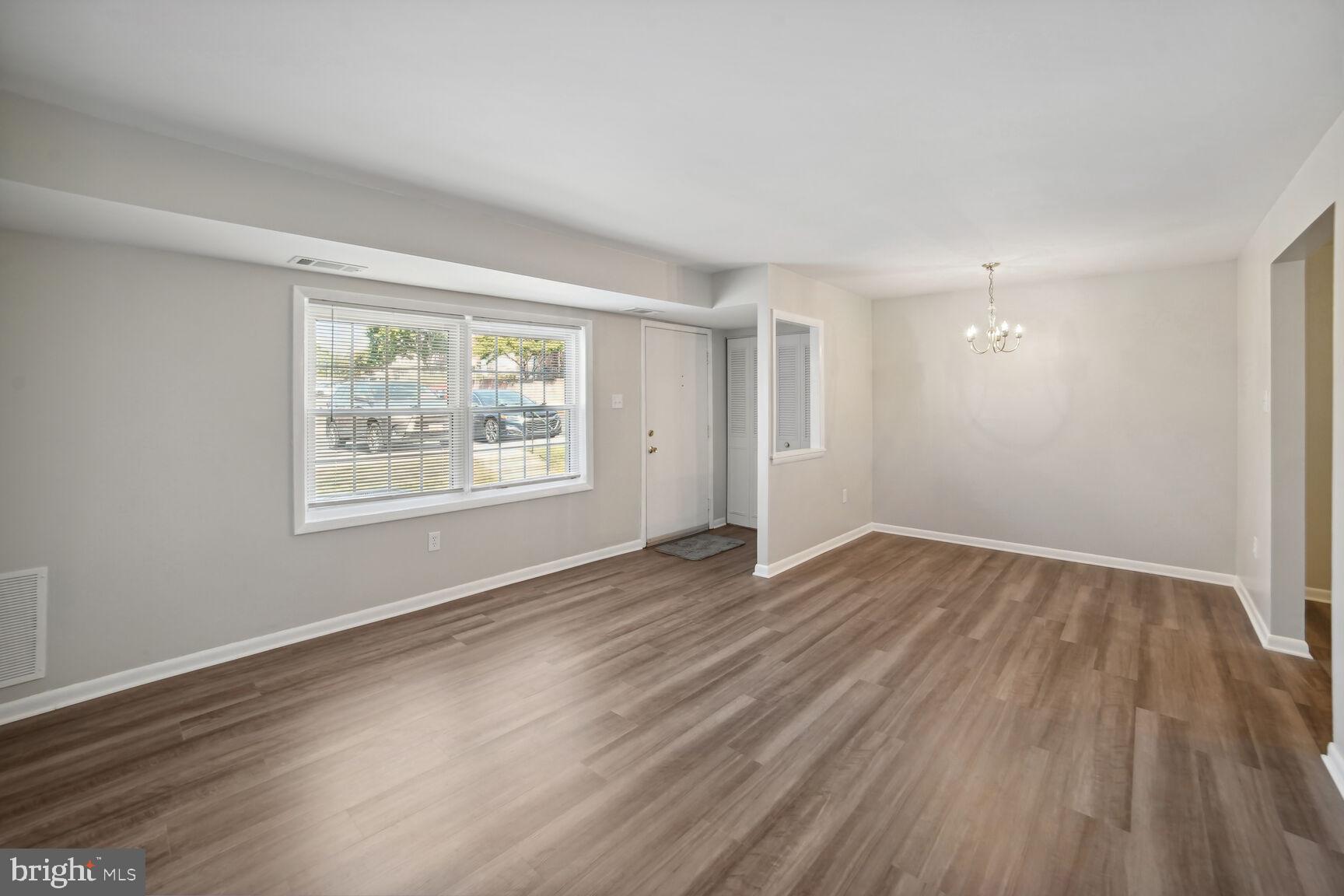 WHISKEY BOTTOM - Residential