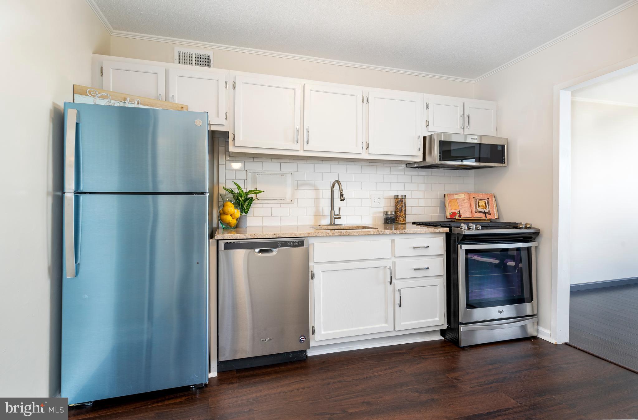 PRESIDENTIAL TOWERS - Residential