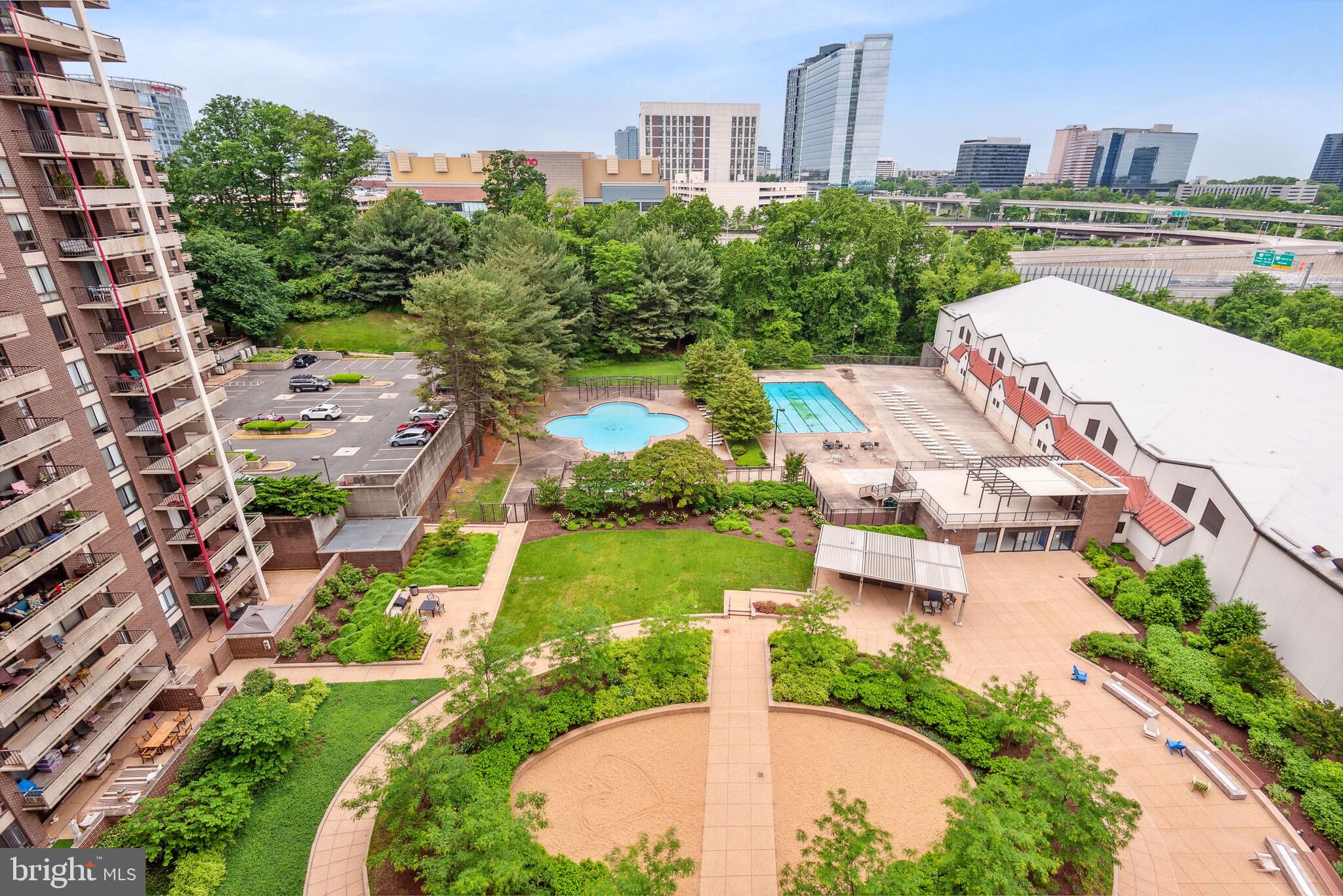 REGENCY AT MCLEAN - Residential