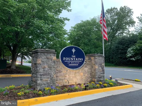 1504 Lincoln Way Unit 305, McLean, VA MLS: VAFX2232432