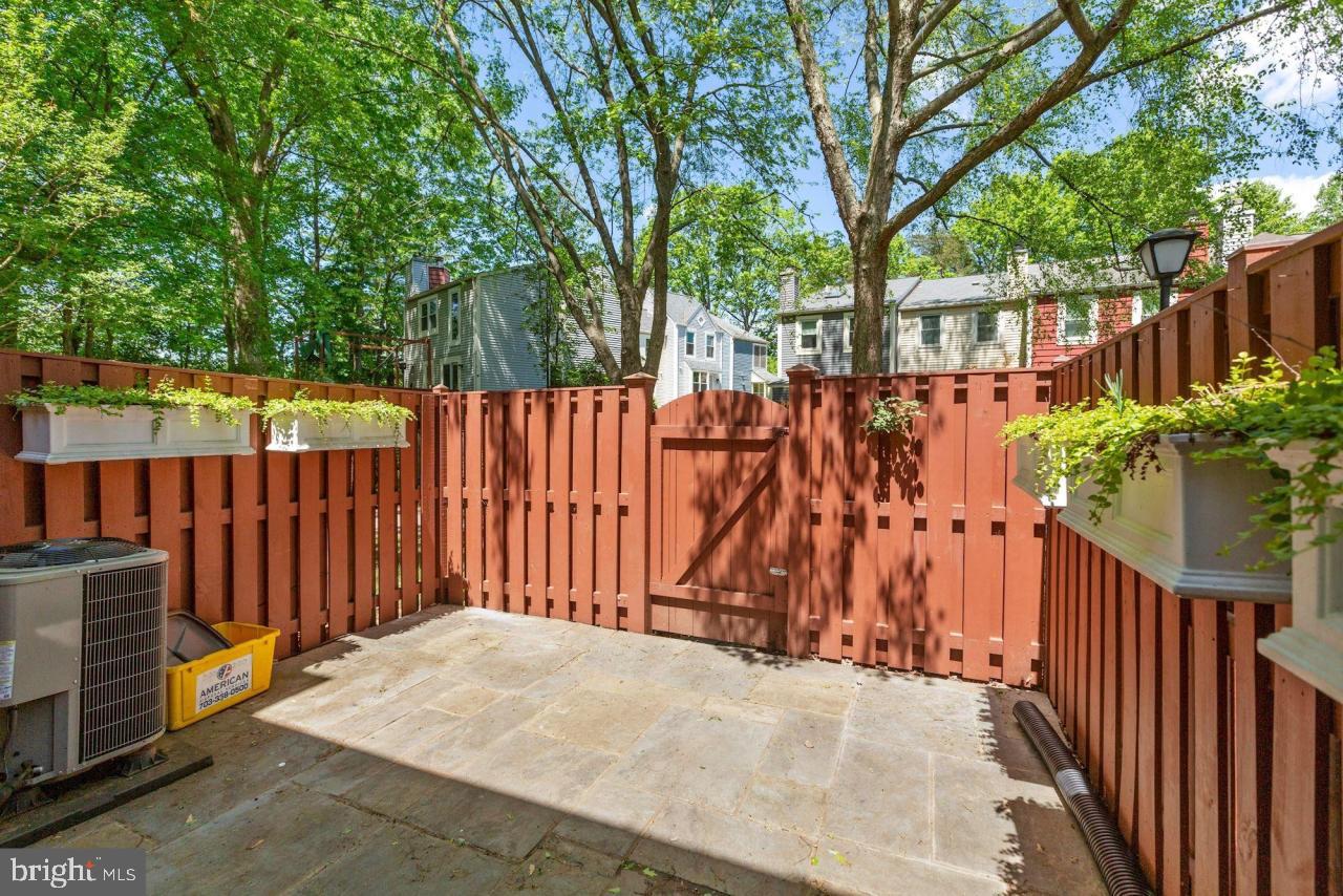 WHISPERWOOD - Residential Lease