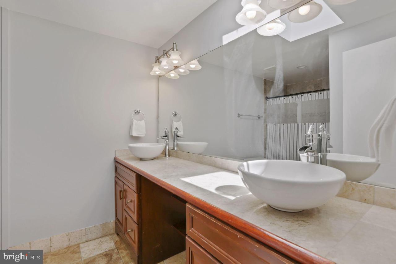 WHISPERWOOD - Residential Lease