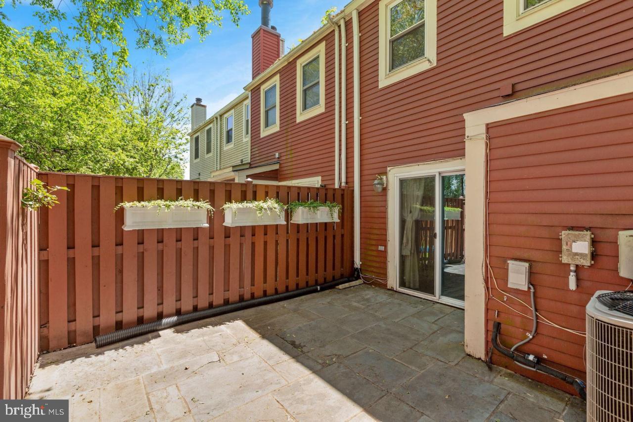 WHISPERWOOD - Residential Lease