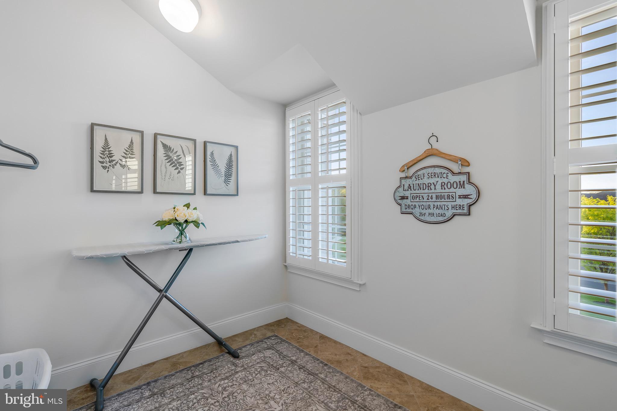 DUTCHESS FARM ESTS - Residential