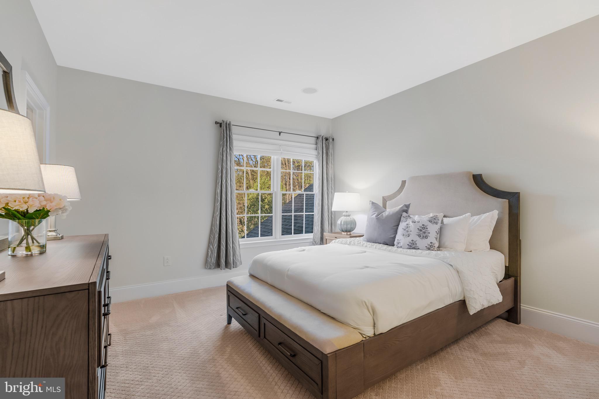 DUTCHESS FARM ESTS - Residential