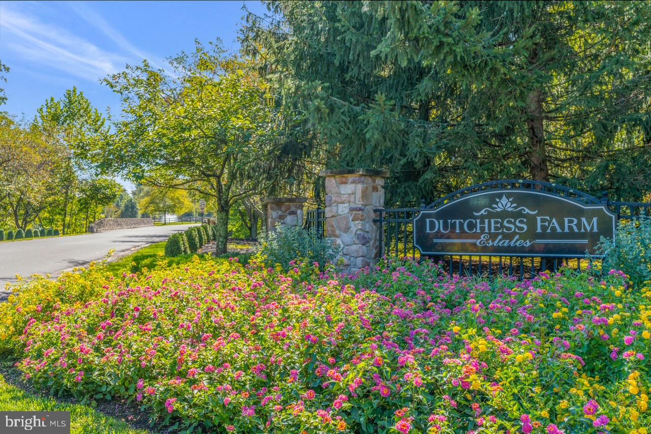 DUTCHESS FARM ESTS - Residential