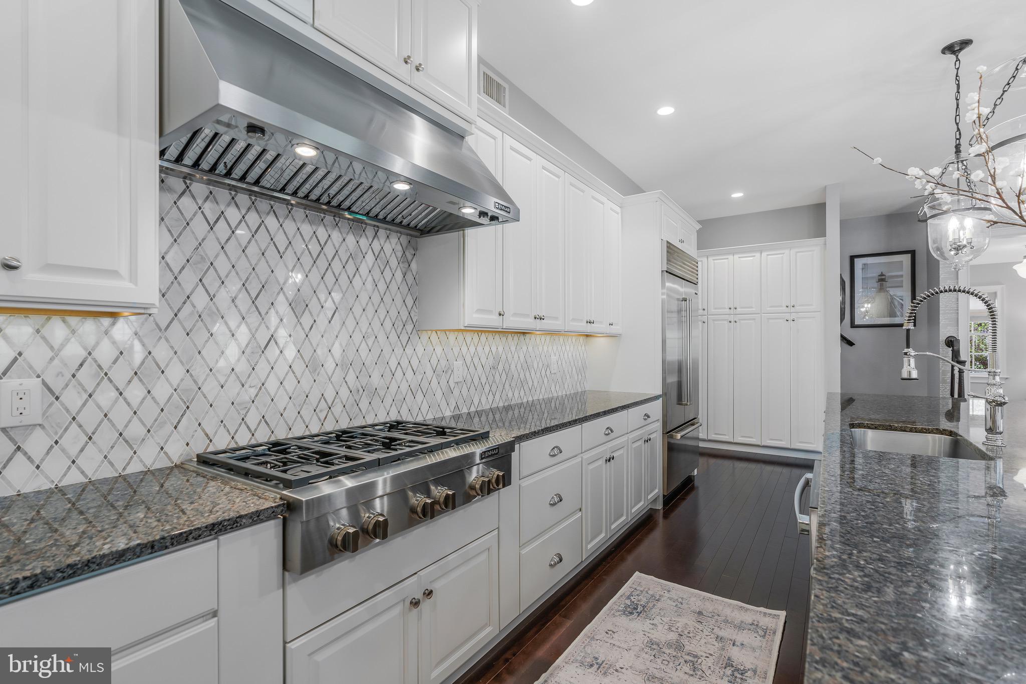 DUTCHESS FARM ESTS - Residential