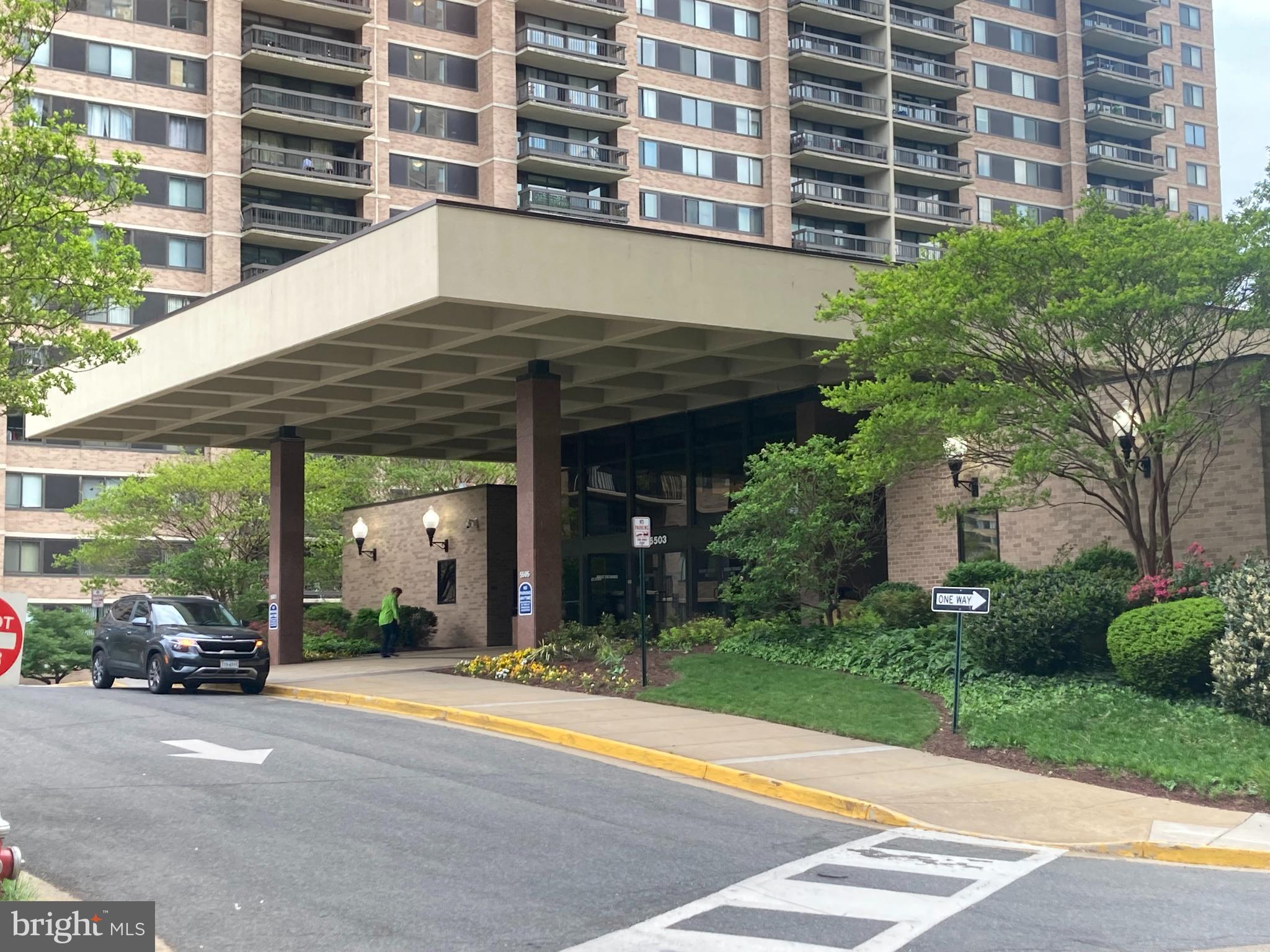 SKYLINE SQUARE CONDO - Residential Lease