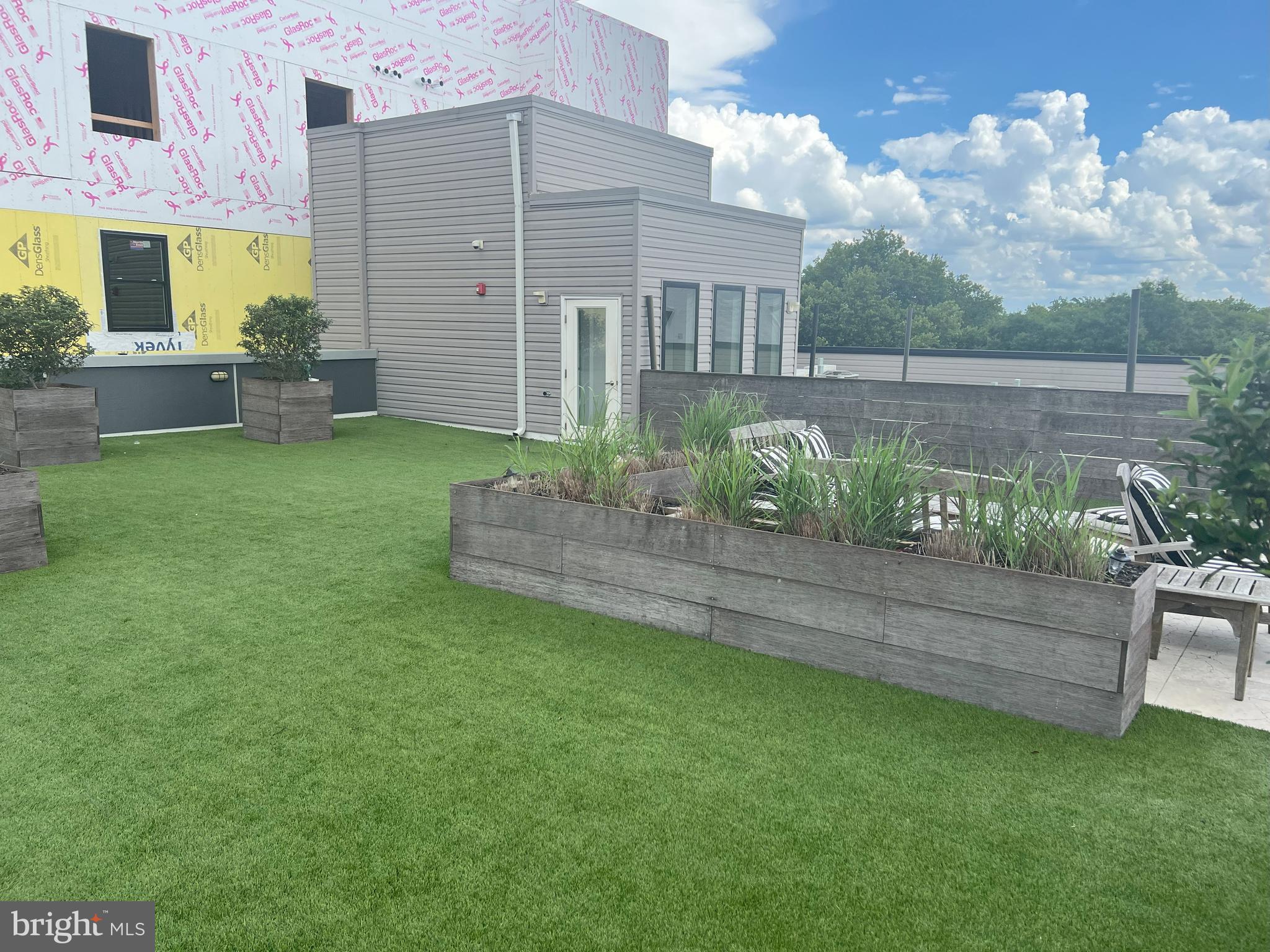 PHILADELPHIA (WEST) - Residential