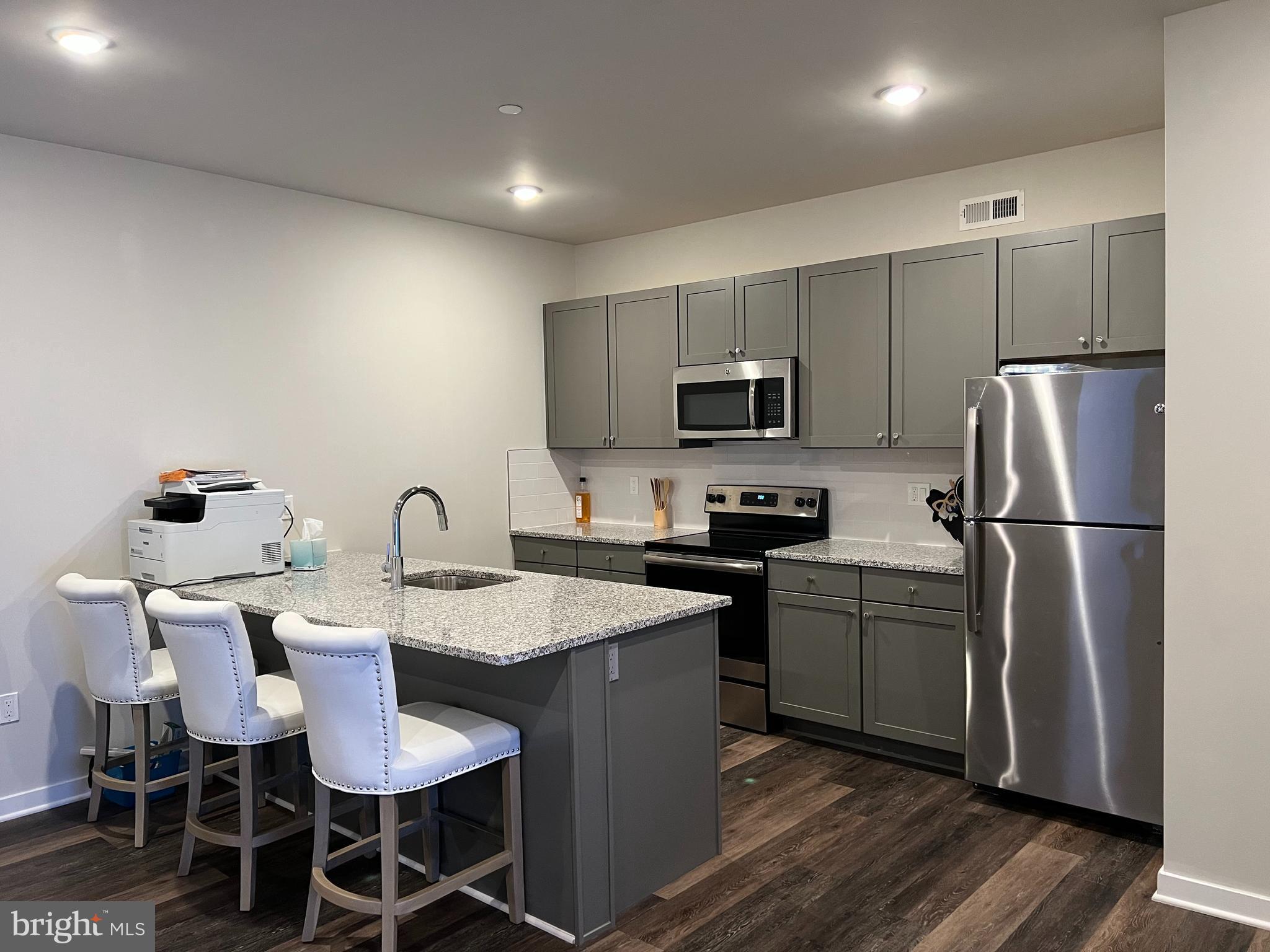 4217 CHESTNUT STREET 206